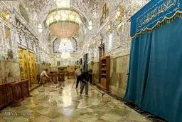 تصاویری از شست‌وشوی رواق حرم مطهر امام علی(ع)