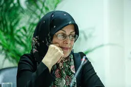 کنایه آذر منصوری به قالیباف: برخی هنوز فکر می‌کنند زمان انتخابات است