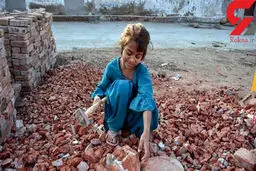 تصویری تلخ از د‌ختربچه ای که کارگر ساختمانی است + عکس