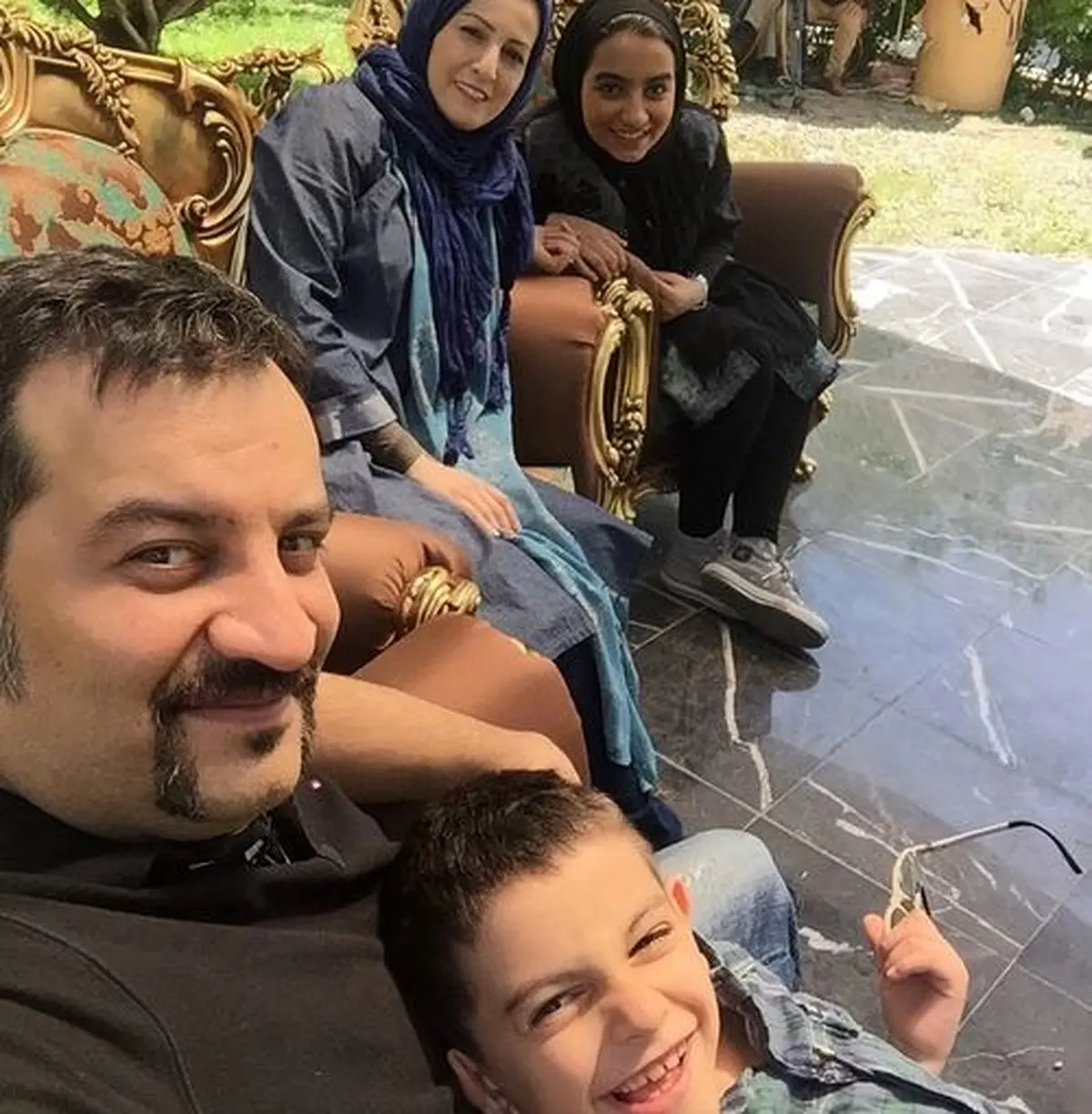 سلفی مهراب قاسم خانی و شقایق دهقان در برنامه زنده رود/ عکس