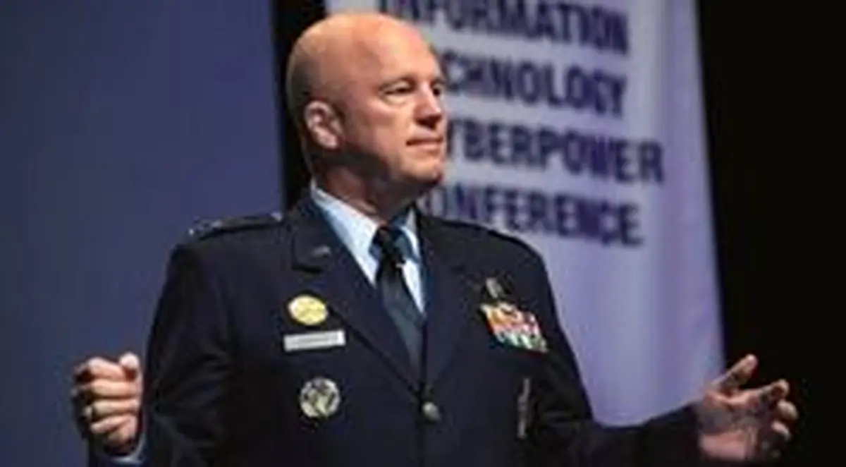 فرمانده نیروی فضایی آمریکا: ماهواره نور برنامه فضای مخفی نظامی ایران را فاش کرد