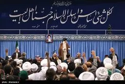 تصاویری از دیدار شرکت‌کنندگان در اجلاس محبان اهل بیت با رهبر انقلاب