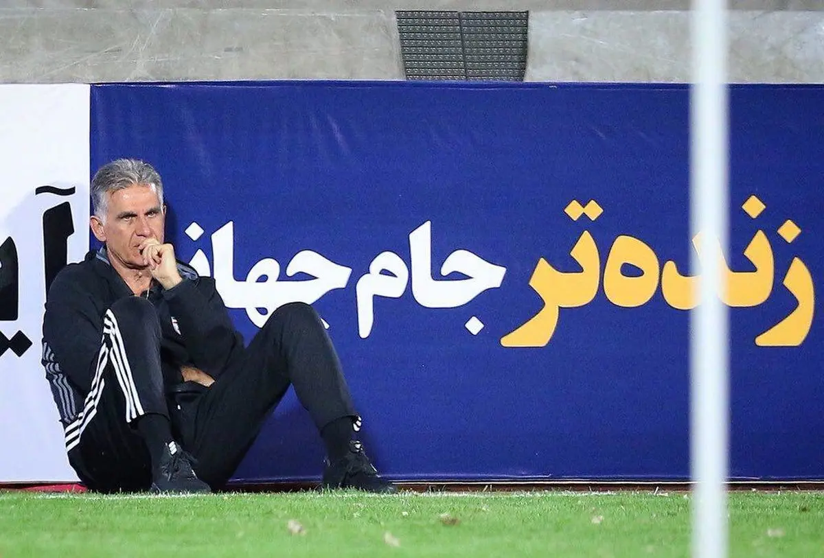 ژست عجیب کارلوس کی‌روش پس از بازی دیشب تیم‌ملی با ازبکستان/عکس