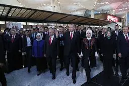 تصاویری از افتتاح بزرگترین فرودگاه جهان