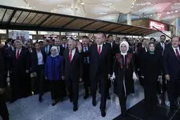 تصاویری از افتتاح بزرگترین فرودگاه جهان