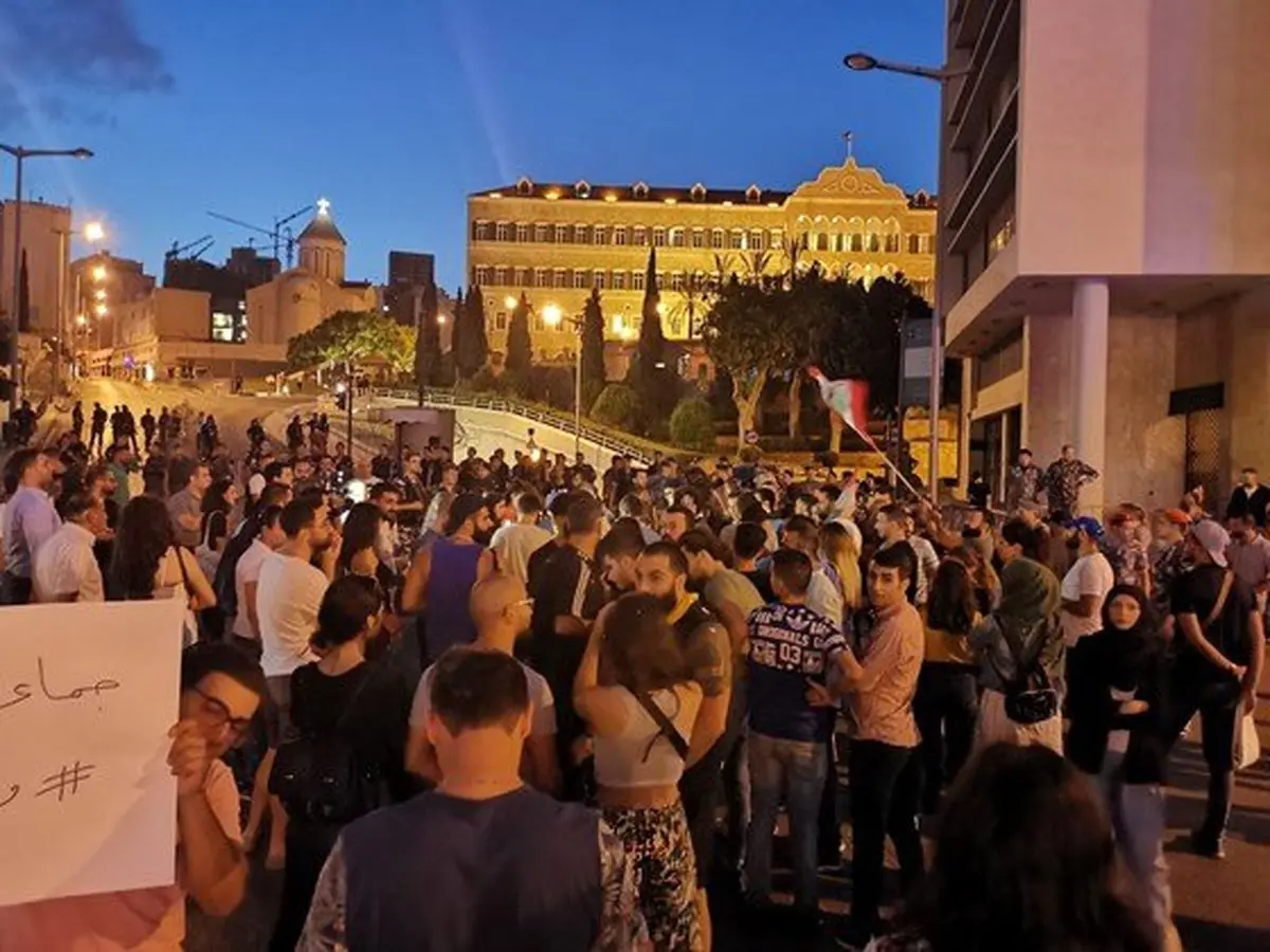 تظاهرات سراسری در لبنان در اعتراض به مصوبه مالیات‌های جدید