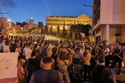 تظاهرات سراسری در لبنان در اعتراض به مصوبه مالیات‌های جدید