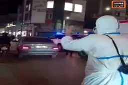 نمایش خیابانی هنرمند آبادانی در لباس کادر درمان+فیلم