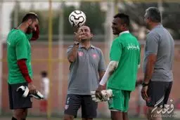 شیرین‌کاری مربی جدیدپرسپولیس/عکس