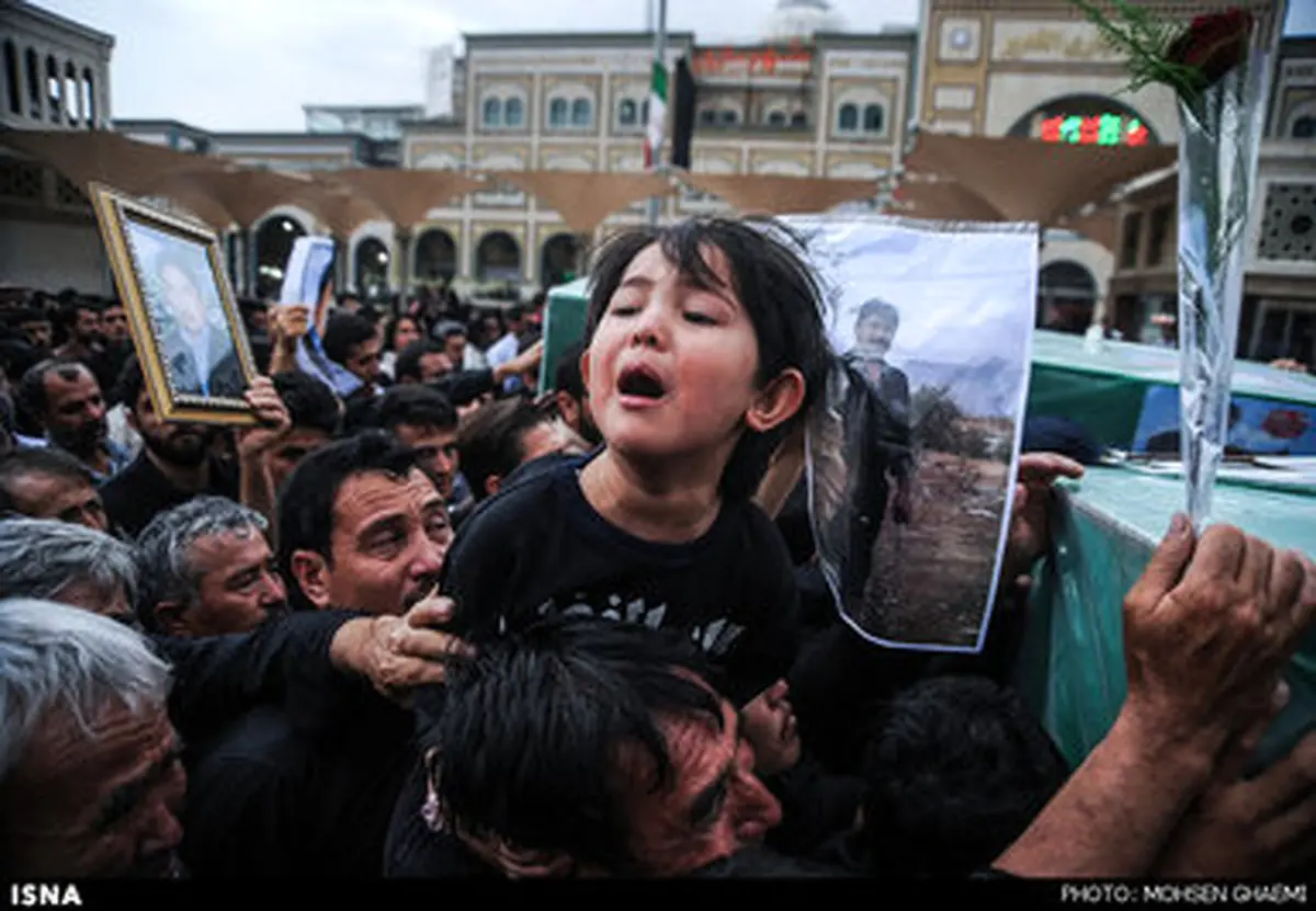 تشییع پیکر هفت شهید مدافع حرم در قم/ تصاویر