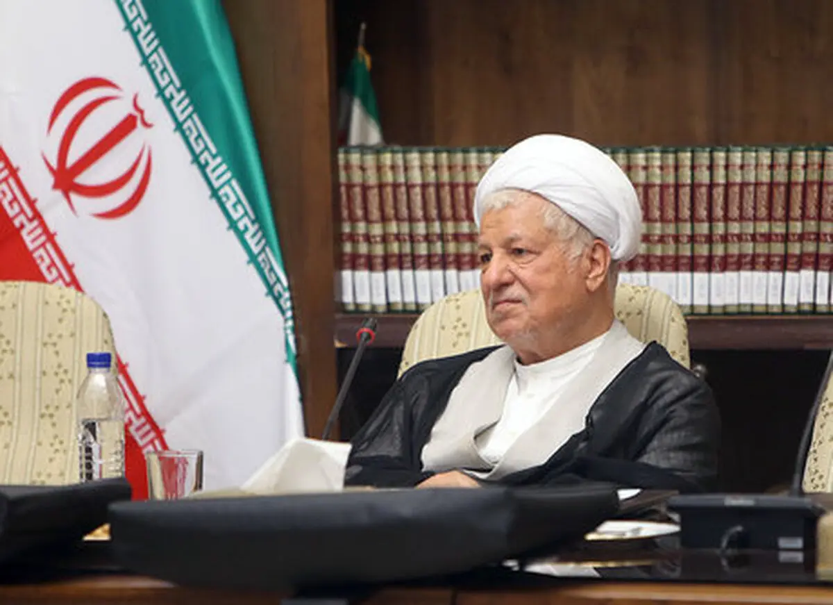 آيت الله هاشمي: بارها گفته‌ام که انتخاب آیت‌الله خامنه‌ای هنوز بهترین انتخاب خبرگان بود/  برخی از دشمنان با دوست‌نمایی به خیلی از مراکز حساس نفوذ کرده‌اند