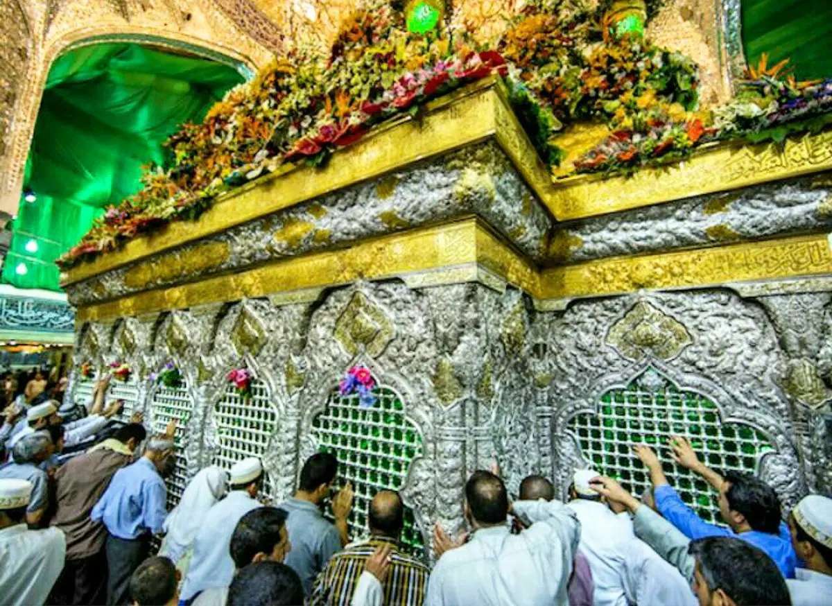 روبه شش گوشه ترین قبله عالم هر صبح -بردن نام حسین بن علی میچسبد/عکس