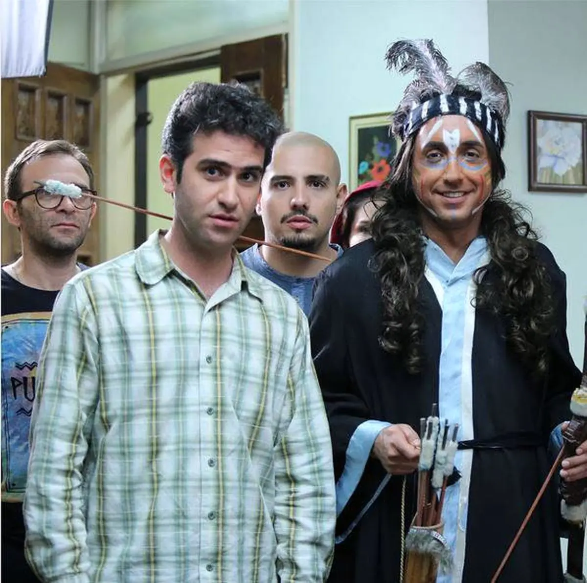 تصویری عجیب از پشت صحنه سریال "لیسانسه‌ها"