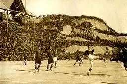 ورزشگاه بارسلونا سال 1909 /عکس