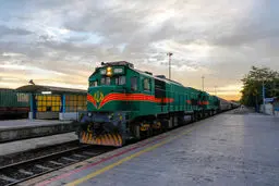 قطار پولدارها به تبریز و زنجان رسید/ تصاویر