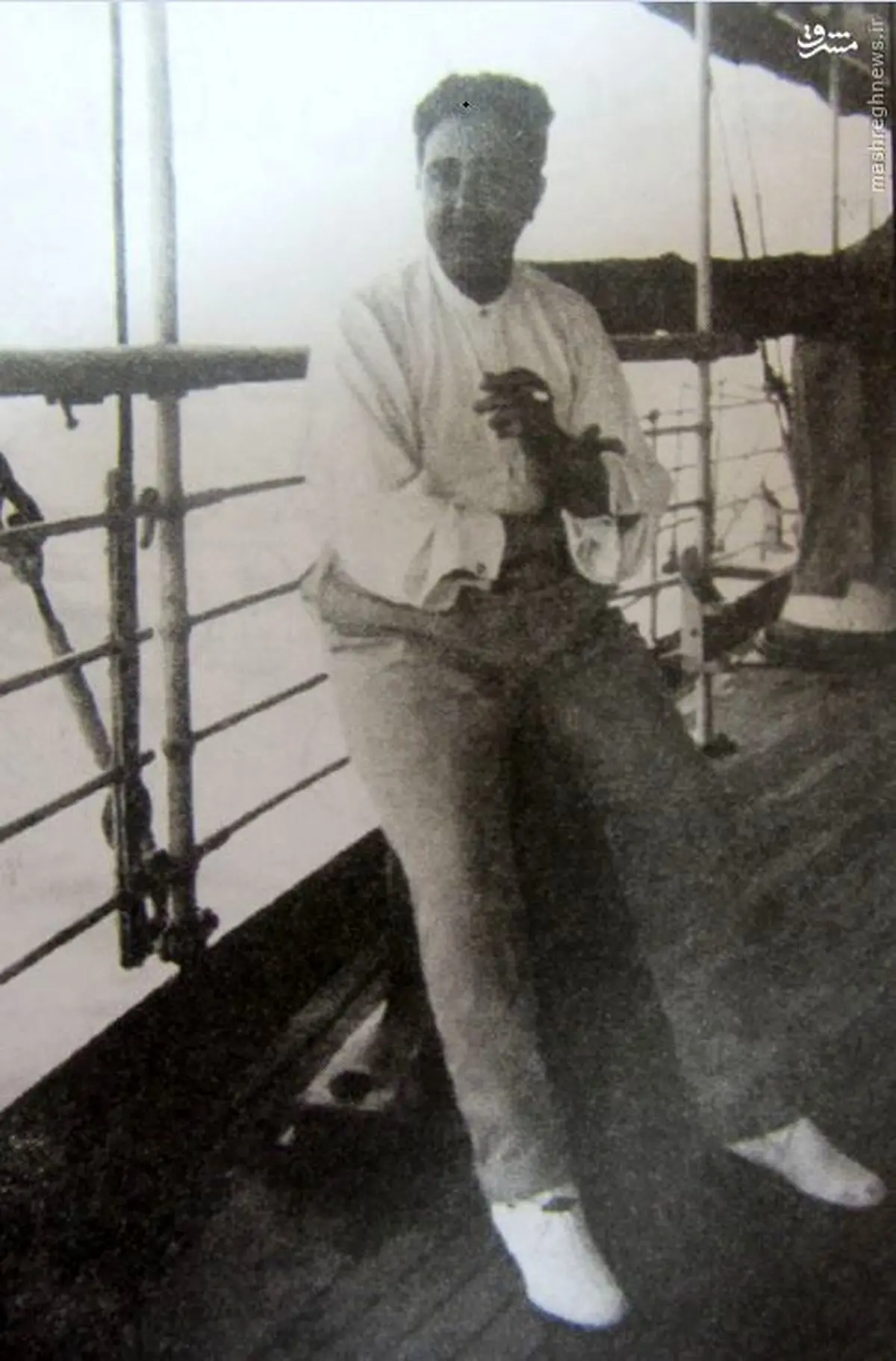 عکس/سیگار کشیدن پادشاه قاجار