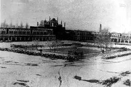 عکسی از میدان توپخانه در دوره قاجار