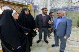 نویسنده زن فنلاندی در حرم امیرالمومنین / عکس