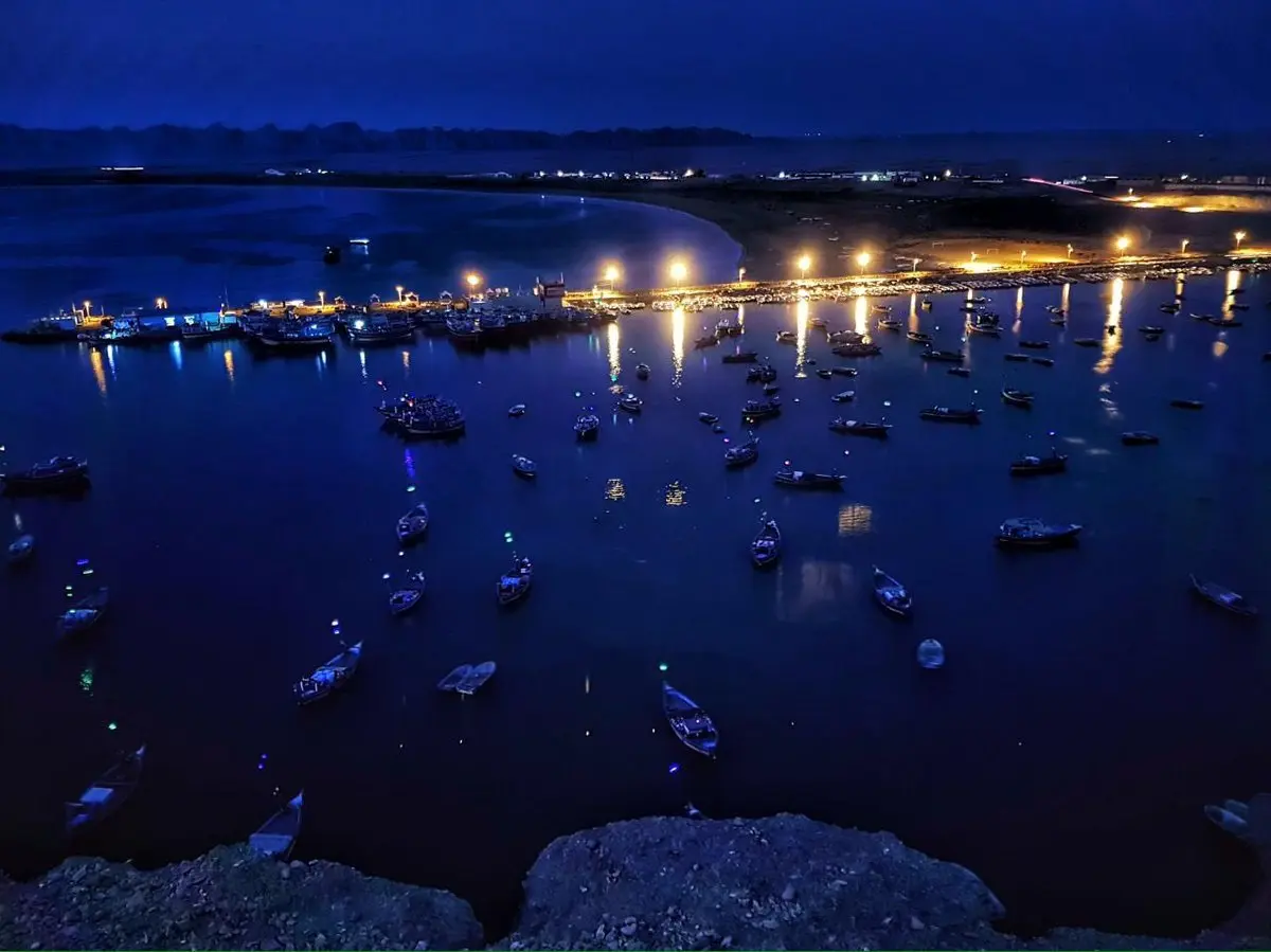 منظره زیبا از شب های بندر ماهیگیری بِریس