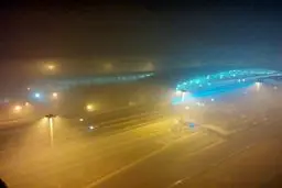 مه شدید فرودگاه حضرت امام(ره) در شب گذشته/عکس