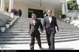 دبیرکل حزب پیشرو اصلاحات:وزرای جدا شده از دولت روحانی را در لیست مجلس قرار نمی دهیم