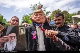راهپیمایی نمازگزاران در حمایت از بیانیه شورای عالی امنیت در تهران + تصاویر