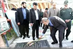 لاریجانی در گلزار شهدای زاهدان/عکس