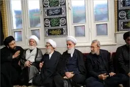 تصویری از حضور همزمان علی لاریجانی و سیدعلی خمینی در مراسم عزاداری محرم