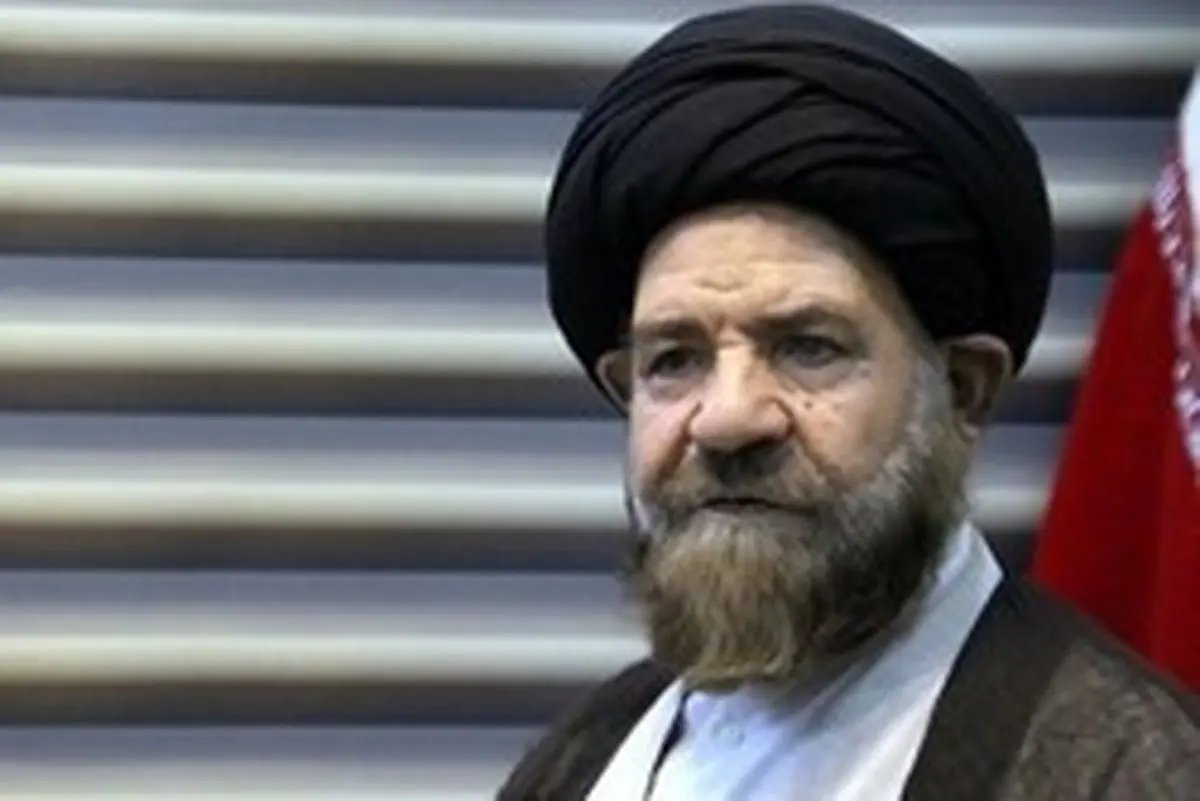 عضو مجلس خبرگان رهبری: کسی که می‌گوید روحانی استعفا دهد یا نادان است یا کینه‌ای/ مضرات گاندو از مزایایش بیشتر بود