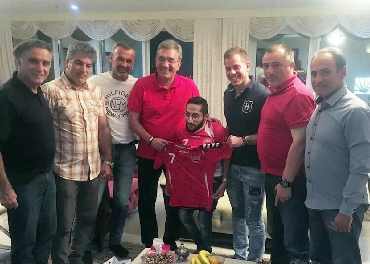 پشت پرده حضور پرسپولیسی ها در منزل یک هوادار معلول ساکن امارات + عکس