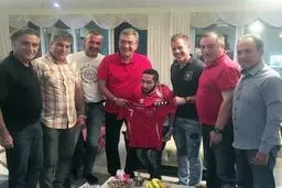 پشت پرده حضور پرسپولیسی ها در منزل یک هوادار معلول ساکن امارات + عکس