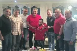 پشت پرده حضور پرسپولیسی ها در منزل یک هوادار معلول ساکن امارات + عکس