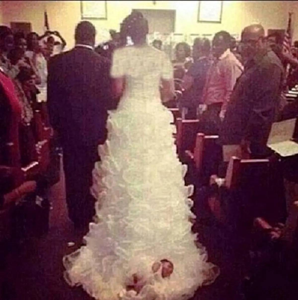 اقدام عجیب عروس خانم با فرزندش در مراسم عروسی!! + عکس