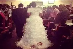 اقدام عجیب عروس خانم با فرزندش در مراسم عروسی!! + عکس