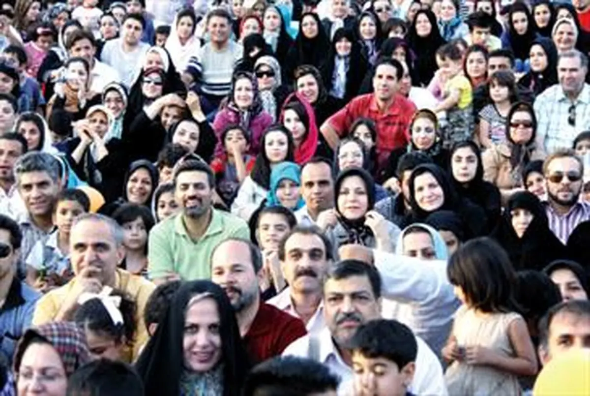 وضعیت بیکاری در 16 استان مرزی/ تجمع در مراکز شهرها برای وقت‌گذرانی!