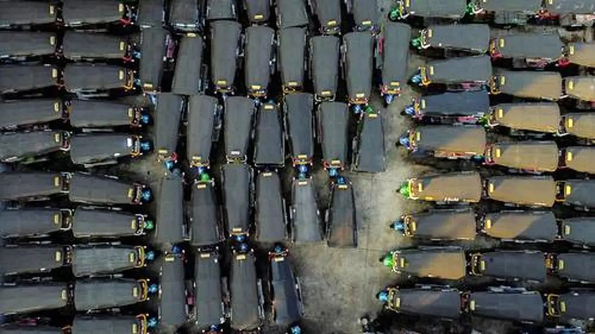 تصویری زیبا از پارکینگ تعطیل شده در تایلند