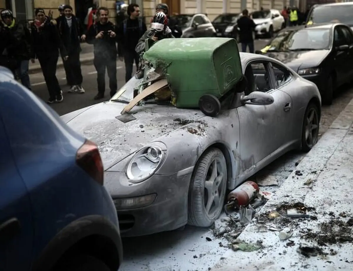 پورشه‌ای که خاکستر شد/ عکس