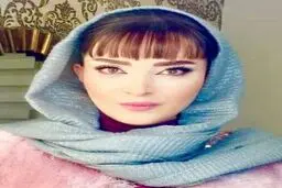 بهنوش طباطبایی خیره به تصویر خودش