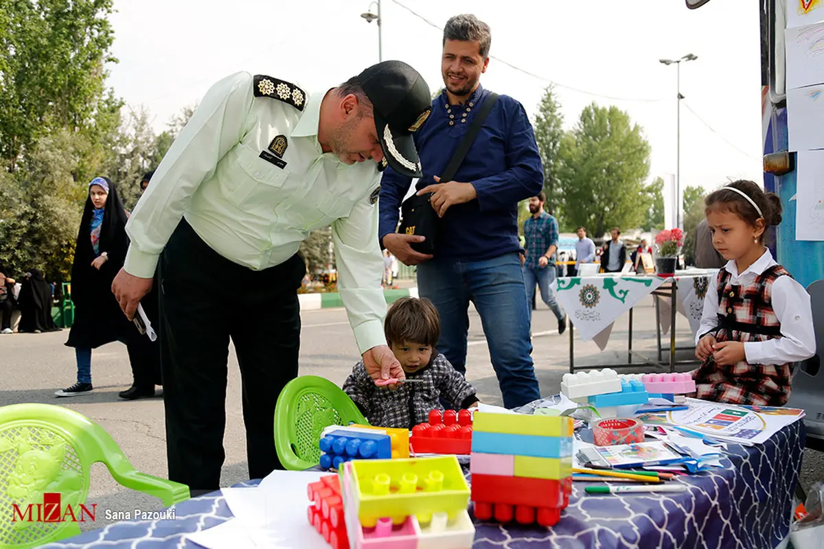 عکس/ در حاشیه نمایشگاه کتاب