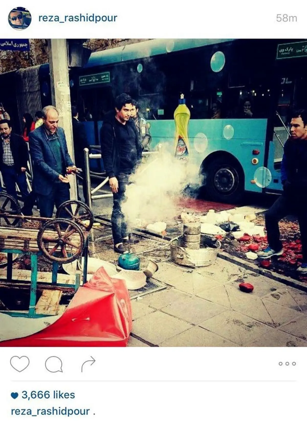 اعتراض رشیدپور به شهرداری: به جای دستفروش با همین جدیت با برج‌سازانی برخورد کنید که به ریش ما می‌خندند