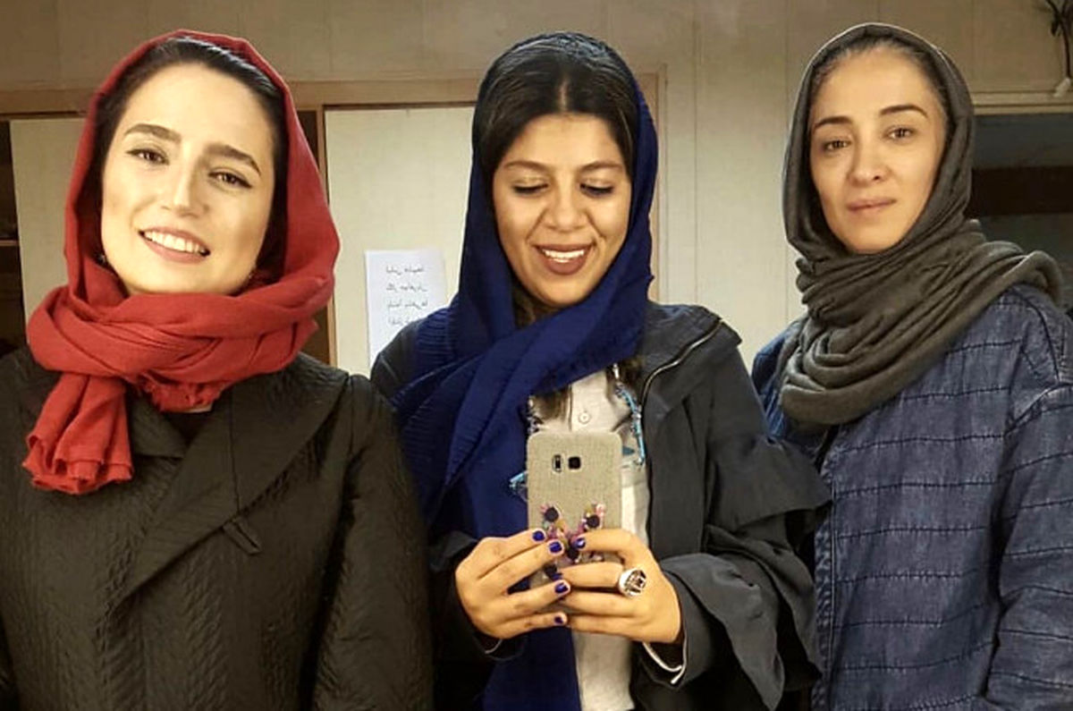عکس نگار جواهریان از پشت صحنه نامبرده