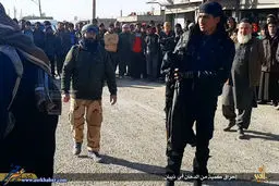 داعش مصرف هرگونه دخانیات را ممنوع اعلام کرده است/تصاویر