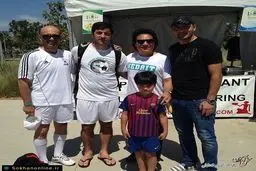 عکس: خواننده لس‌آنجلسی در کنار کریم باقری