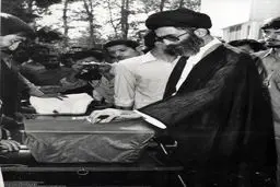 عکس / تصاویر قدیمی از رای دادن رهبر انقلاب در انتخابات ریاست جمهوری
