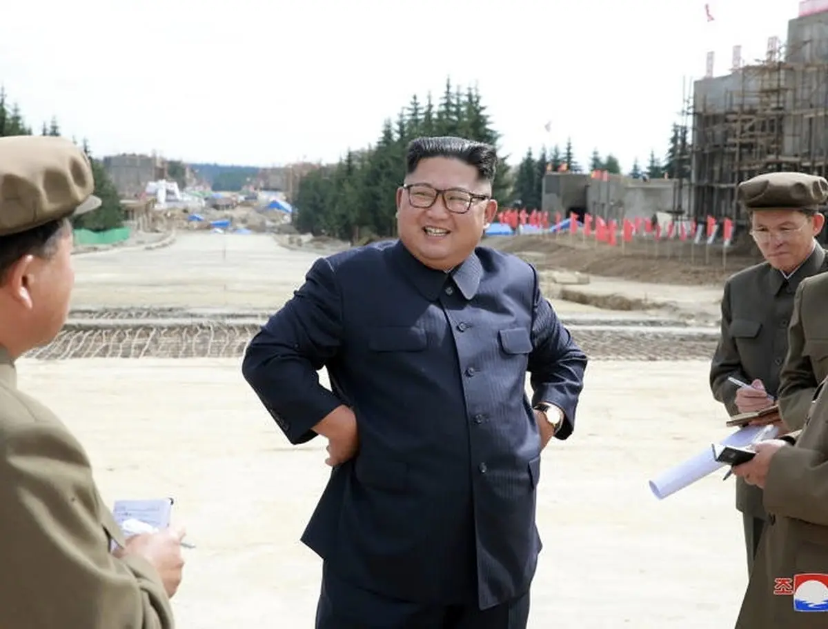 رهبر کره شمالی و همسرش در سرزمین پدری /عکس