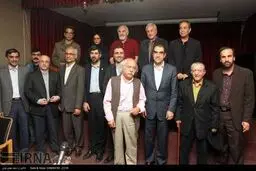 دیدار وزیر بهداشت با عزت‌الله انتظامی، ایرج راد، بهزاد فراهانی و دیگر اعضای هیات مدیره خانه تئاتر /گزارش تصویری