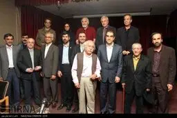 دیدار وزیر بهداشت با عزت‌الله انتظامی، ایرج راد، بهزاد فراهانی و دیگر اعضای هیات مدیره خانه تئاتر /گزارش تصویری