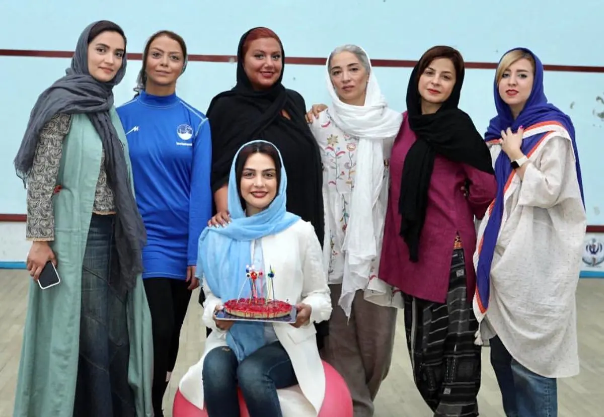 سورپرایز خانم بازیگر در زمین اسکواش/عکس