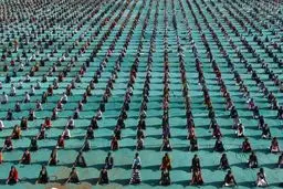 عکس/نظم جالب دانش آموزان هندی