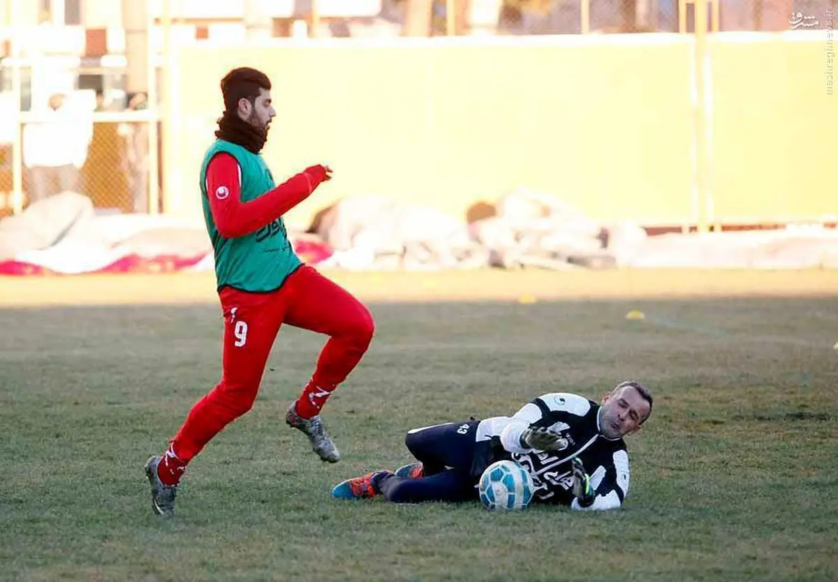 عکس/ دروازه بان اجباری پرسپولیس در تمرینات